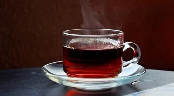 الشاي الساخن